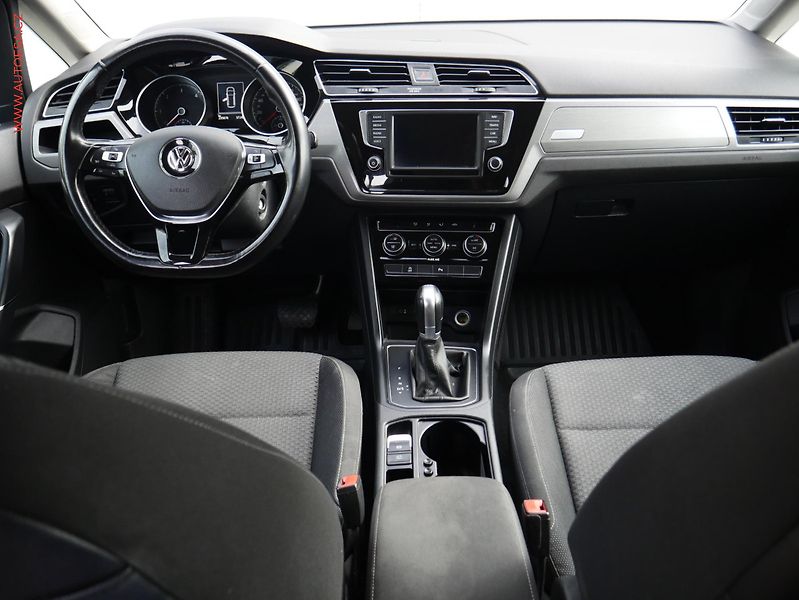 Volkswagen Touran (2016) 2.0 TDi, DSG, STK9/27 - fotka 8 z 15