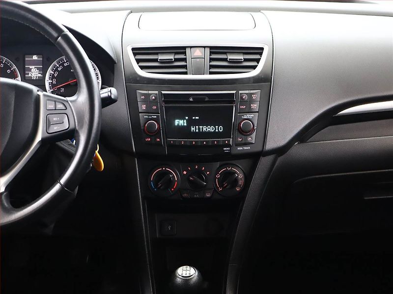 Suzuki Swift (2016) 1.2, 4X4, Tempomat - fotka 9 z 12