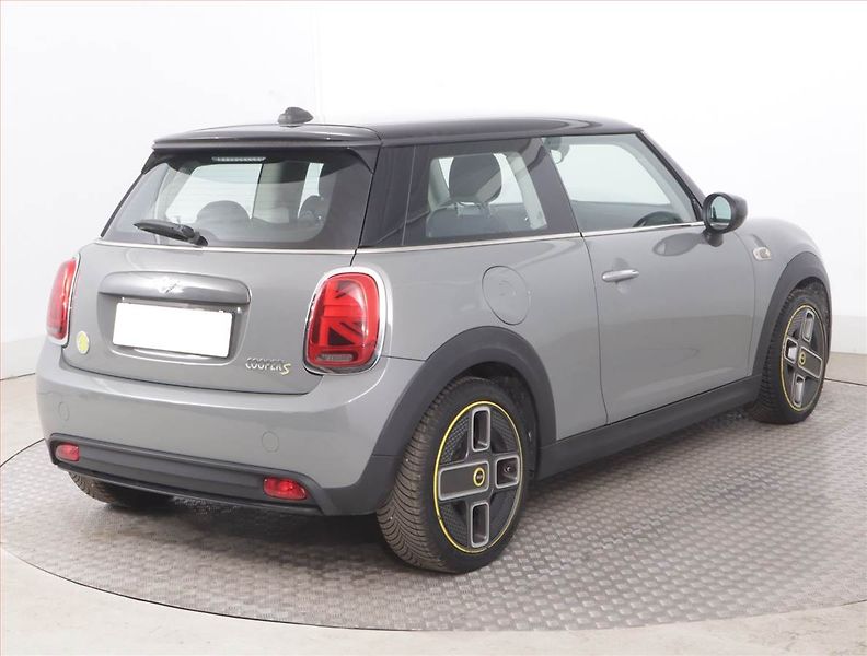 Mini Ostatní (2020) Cooper SE 32 kWh, SoH 95% - fotka 5 z 17