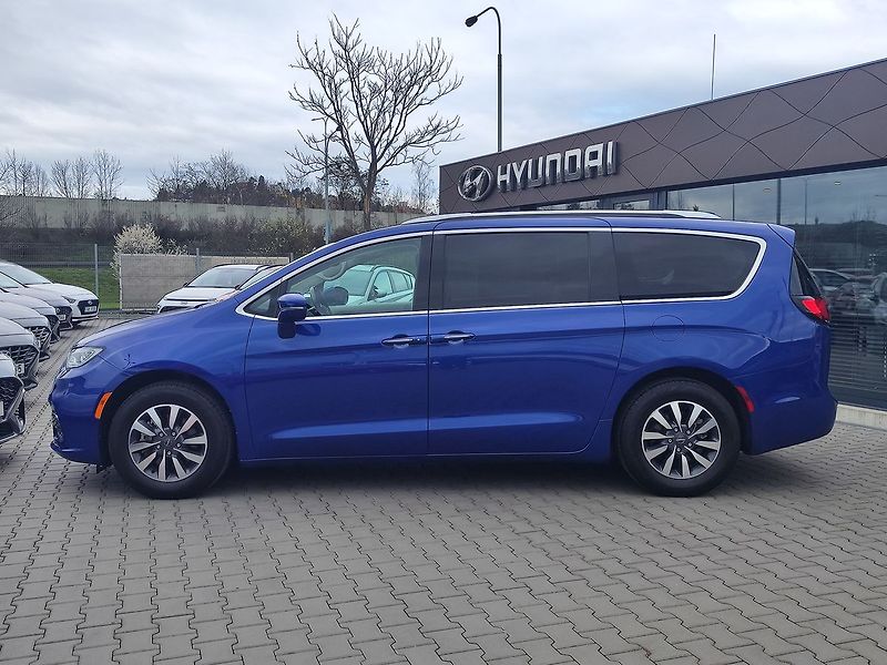 Chrysler Pacifica 3.6 VVT/214kW V6 Touring L - fotka 8 z 36