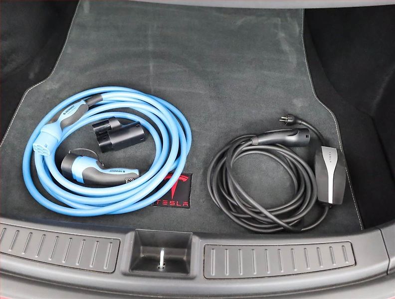 Tesla Model S (2019) P100D Ludicrous, SoH 91% - fotka 22 z 26