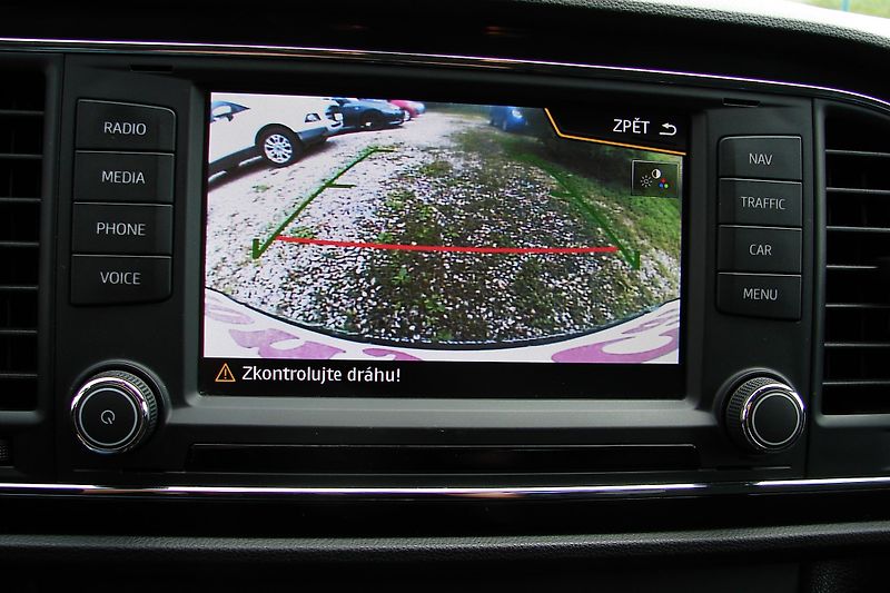 Seat Leon 1.6 TDi 110PS LED Navi-ZADÁN!  - fotka 32 z 42