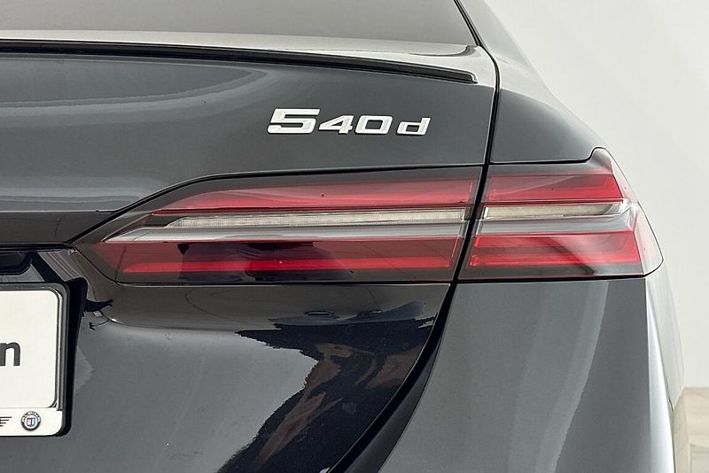 BMW Řada 5 540d xDrive Sedan - fotka 4 z 16