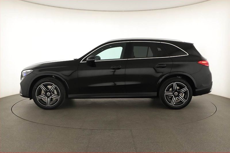 Mercedes-Benz GLC (2025) 220 d 4MATIC, AMG Line, HUD - fotka 3 z 29
