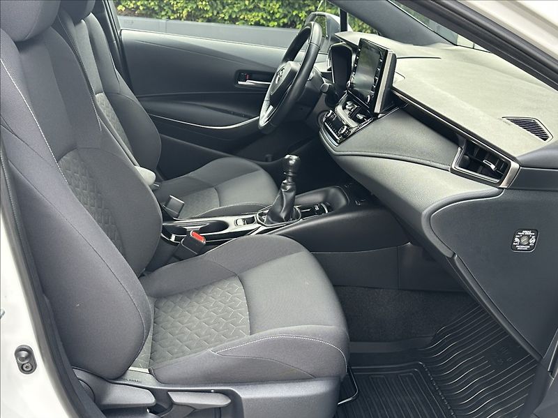 Toyota Corolla 1,2 Turbo 115PS  TS Comfort - fotka 16 z 53