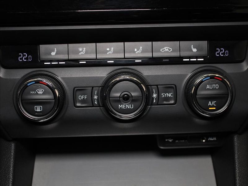 Škoda Octavia 2,0 TDi 135kW DSG 4x4 DPH ČR - fotka 20 z 23