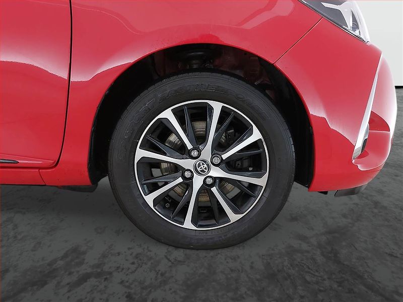 Toyota Yaris (2018) 1.5 Dual VVT-i, ČR,1.maj - fotka 14 z 19