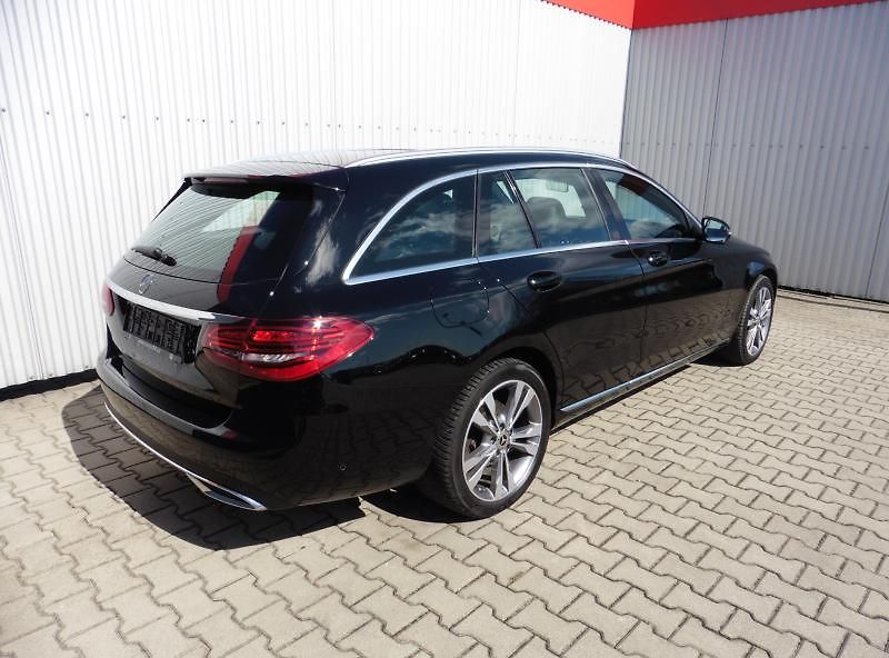 Mercedes-Benz Třídy C 220d 4Matic Avantgarde, Navi, - fotka 3 z 20