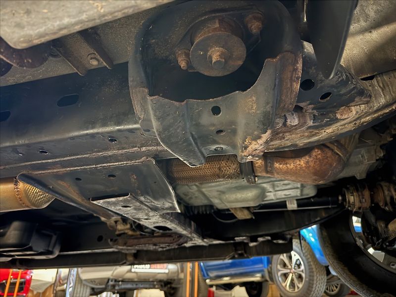 Ford Ranger 3,2 Wildtrak,AT,komplet servis - fotka 29 z 35