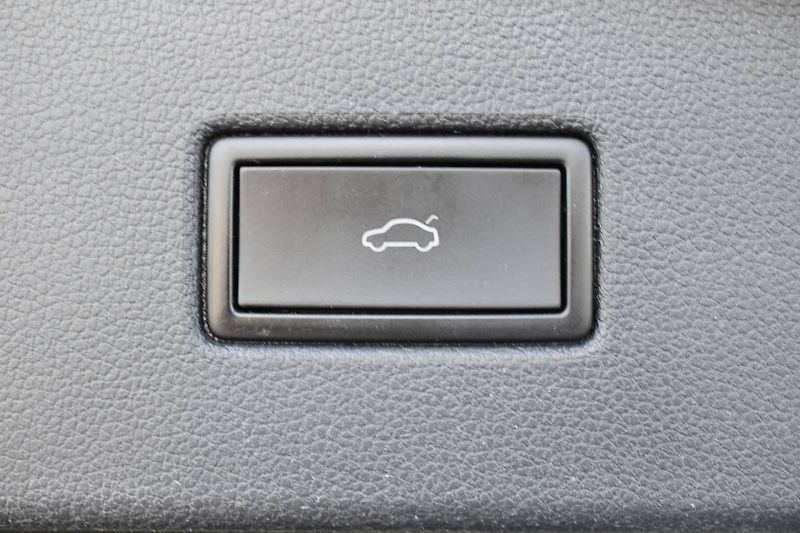 Volkswagen Tiguan (2024) 1.5TSI 110kW DSG, CZ, 1 Majite - fotka 12 z 23