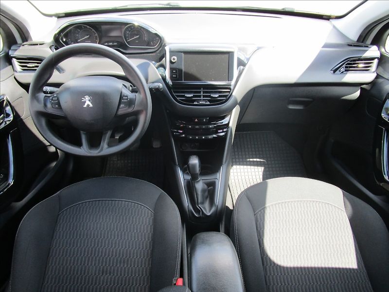 Peugeot 208 1.2i Klima, Navi - fotka 7 z 38