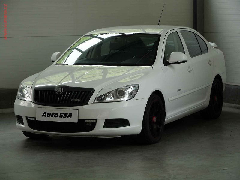 Škoda Octavia (2010) 1.2 TSi, ČR, AC, park.asist - fotka 3 z 18