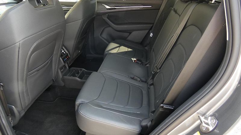Škoda Kodiaq 2,0 TDi Selection 142 kW 4x4 D - fotka 20 z 28