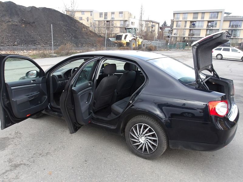 Volkswagen Jetta 1,9TDi77kW 2xkola!Po rozvodech - fotka 20 z 22