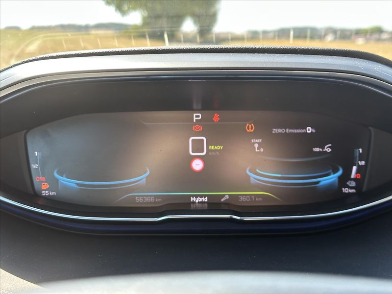 Peugeot 3008 GT 1,6 PureTech 133kW Automat - fotka 17 z 32