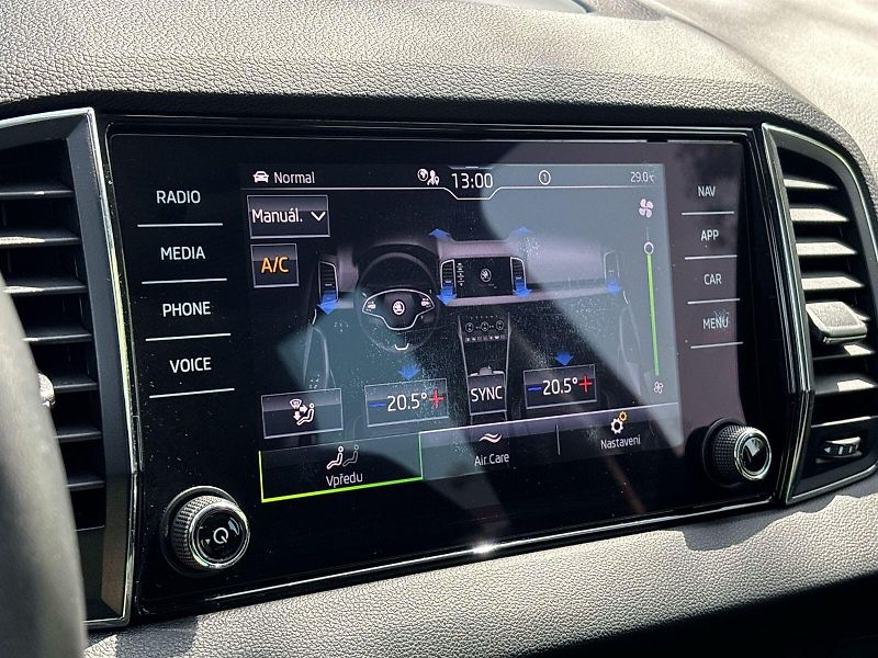 Škoda Karoq (2022) 2.0 TDI Style + - fotka 14 z 32