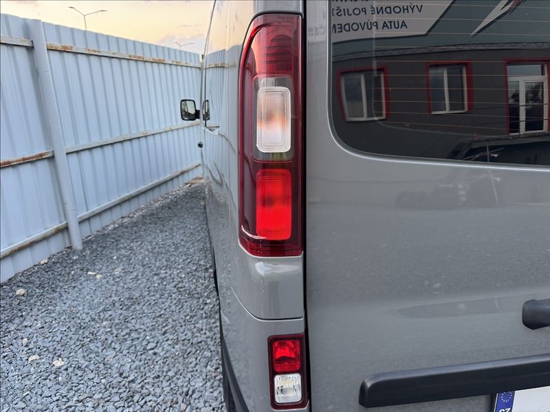 Renault Trafic 1,6 DCi 8míst WEBASTO tažné ČR - fotka 19 z 50