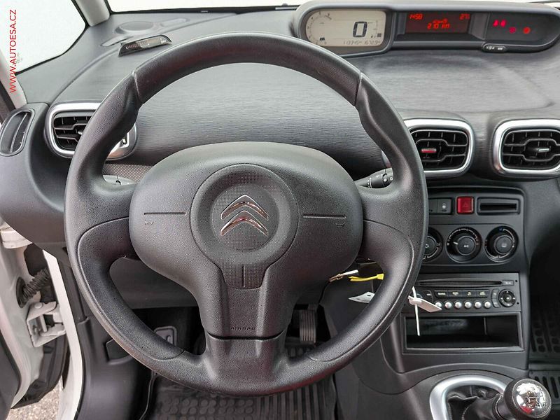 Citroën C3 Picasso (2015) 1.2 PT, ČR, AC, temp, park - fotka 13 z 14