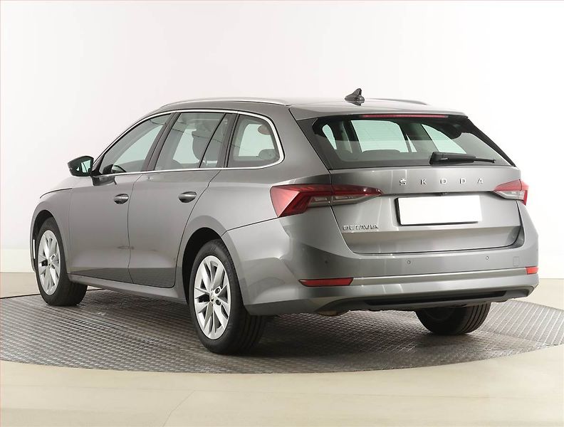 Škoda Octavia (2023) 2.0 TDI, Automat, ČR,1.maj - fotka 4 z 28
