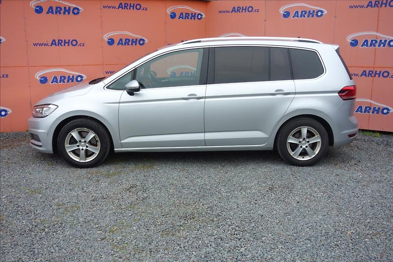 Volkswagen Touran 2,0 TDi 110KW,ČR,SERV.KN.,DSG. - fotka 4 z 34