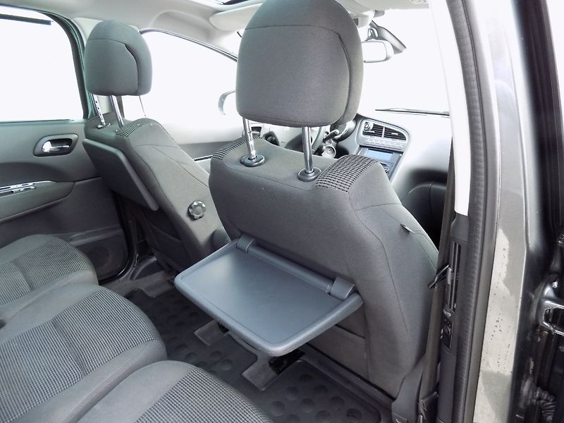 Peugeot 5008 (2014) 1.6Ti/LED/PANO/Head-up/Klima/ - fotka 20 z 35