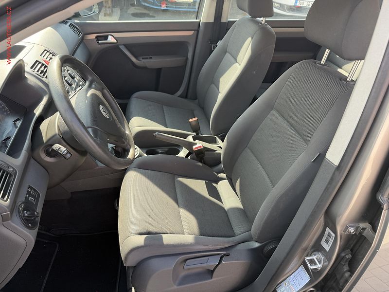 Volkswagen Touran (2008) 1.9TDi, AC, temp - fotka 9 z 17