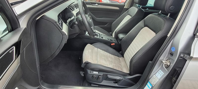 Volkswagen Passat (2017) Variant 2,0TDi 176kW DSG 4×4 - fotka 9 z 60