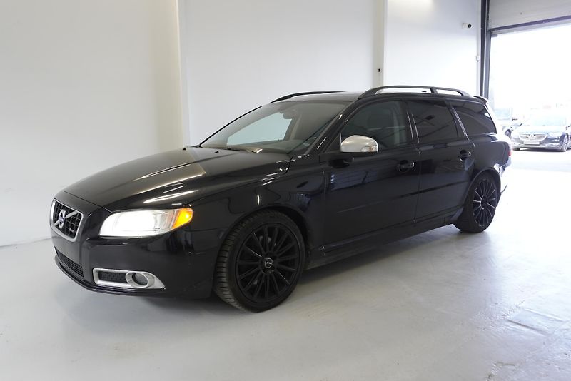 Volvo V70 T6 R-DESIGN 4WD AUT. - fotka 1 z 28