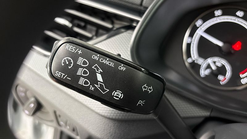 Škoda Scala 1.0 TSI Ambition - fotka 14 z 23