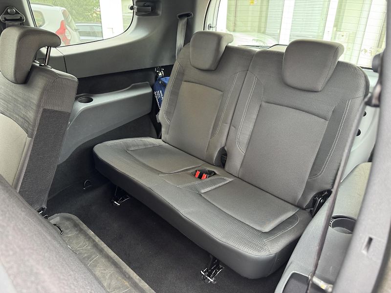 Dacia Lodgy 1.6Sce 75kW, 7 míst - fotka 14 z 20