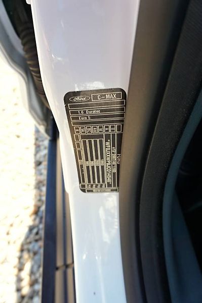 Ford C-MAX (2012) TREND 1,6i 77 kW - fotka 17 z 40