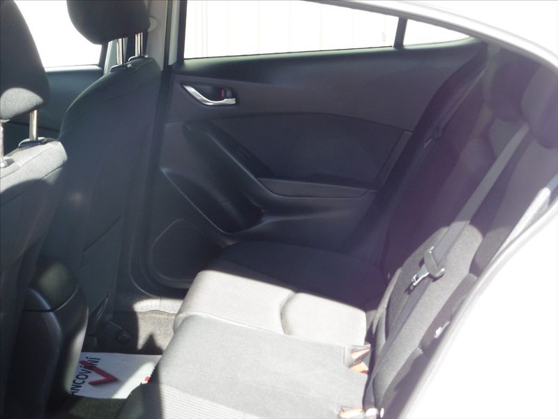 Mazda 3 2.0 Sky-G Revolution Navi - fotka 13 z 20