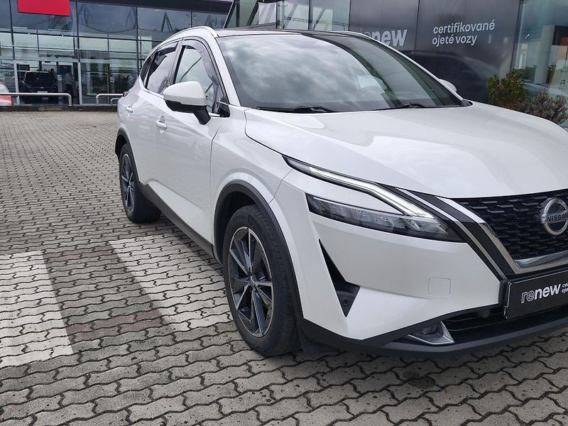 Nissan Qashqai 2021 ČR 1.3 DIG-T 116kW TEKNA+ - fotka 26 z 39