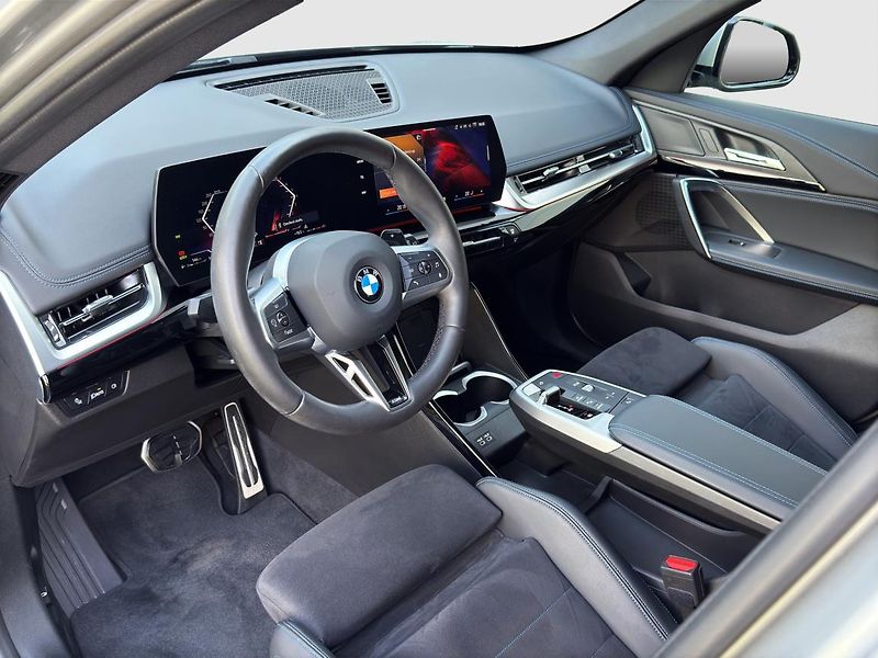 BMW X1 xDrive23i - fotka 9 z 21