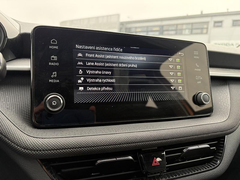 Škoda Fabia 1.0TSi 70kW Selection - fotka 22 z 23