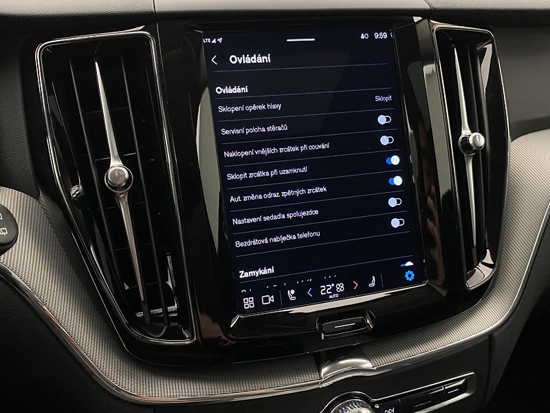 Volvo XC60 T8 AWD DARK PLUS REZERVACE - fotka 42 z 46