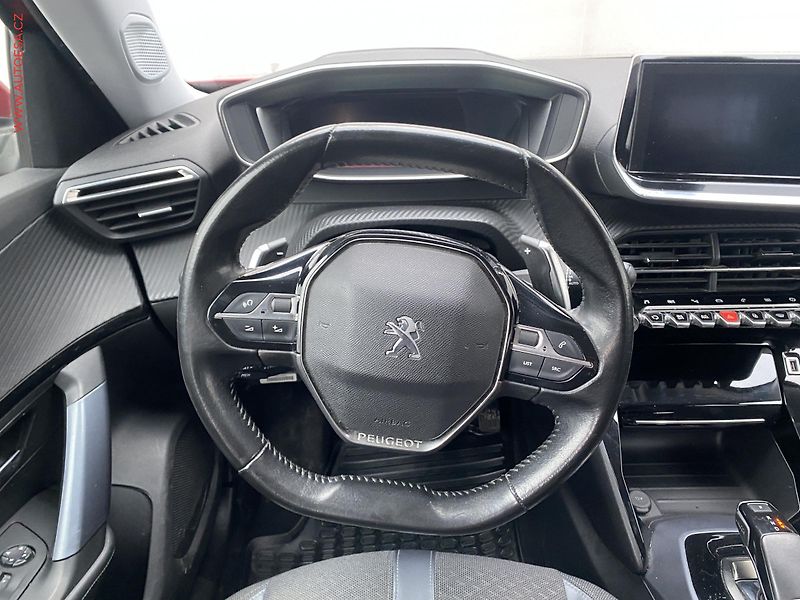 Peugeot 2008 (2019) 1.5 HDi, Allure, AT, LED - fotka 11 z 18