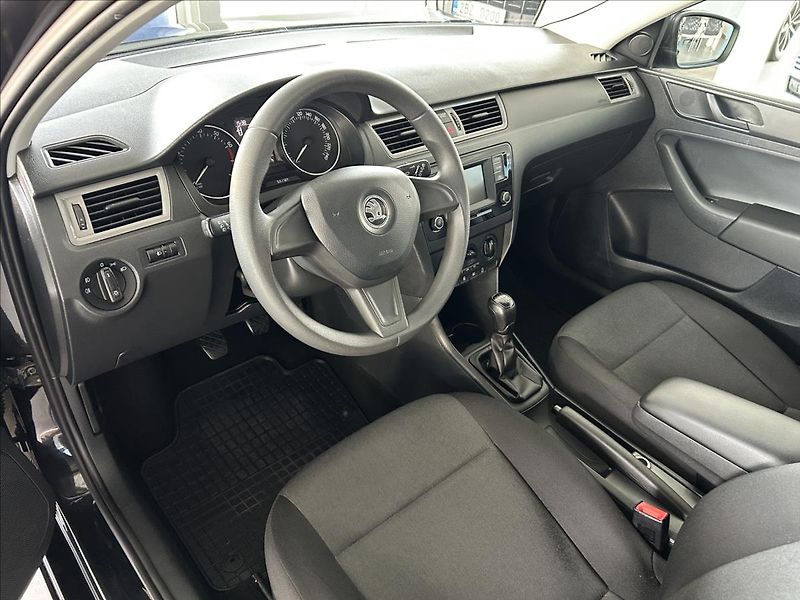 Škoda Rapid 1,2   TSI 81kW,SERVISKA,ŘEMEN - fotka 7 z 20