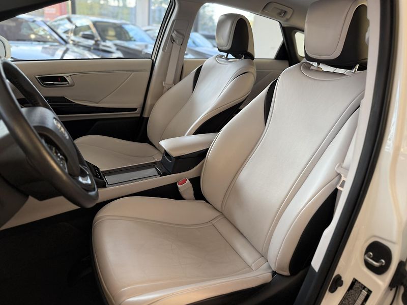 Toyota Mirai (2017) - fotka 13 z 23