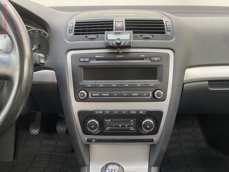 Škoda Octavia (2009) 1.6MPi Sport, ČR, Klima - fotka 12 z 14