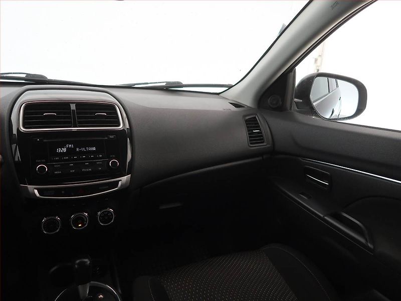 Mitsubishi ASX (2015) Intense 2.2 DI-D, 4X4 - fotka 8 z 16