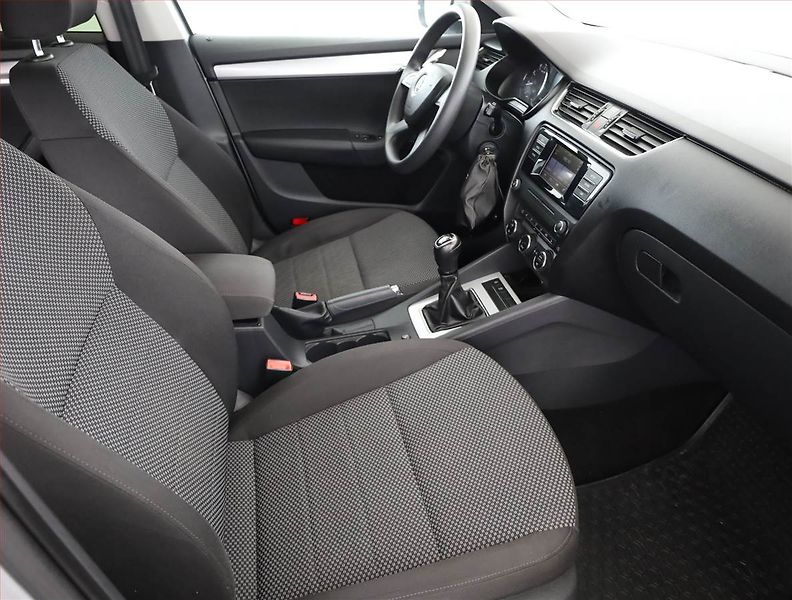 Škoda Octavia (2013) 1.4 TSI, Serv.kniha, Tempomat - fotka 7 z 16