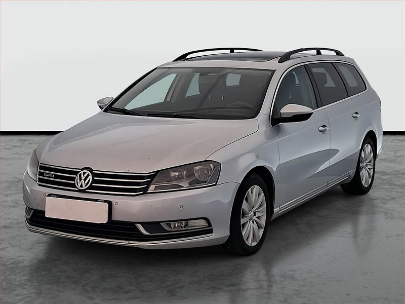 Volkswagen Passat (2013) 2.0 TDI, Automat, Navi - fotka 2 z 16