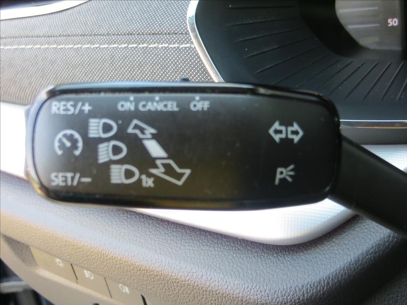 Škoda Octavia 2,0 TDI 85kW Style Kombi ČR - fotka 20 z 27