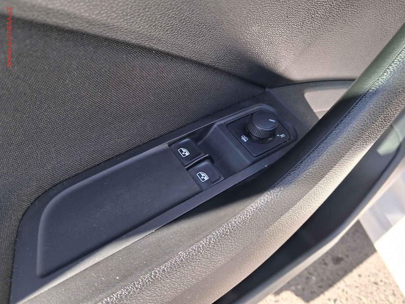 Škoda Kamiq (2021) 1.0 TSI, 2.maj,ČR, AC, temp - fotka 13 z 17