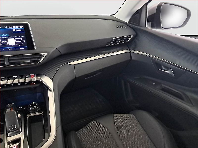 Peugeot 3008 (2020) 1.5 BlueHDi, Automat - fotka 8 z 19