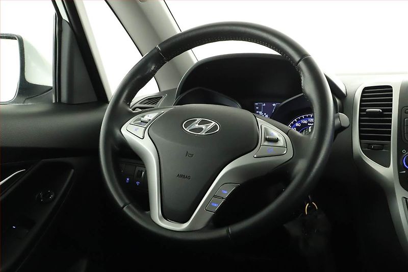 Hyundai ix20 (2012) 1.6 CVVT - fotka 8 z 13