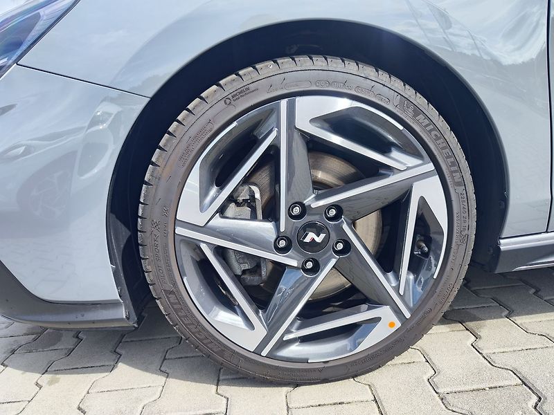 Hyundai i30 1.5 T-GDI/103kW N-Line DCT - fotka 35 z 37