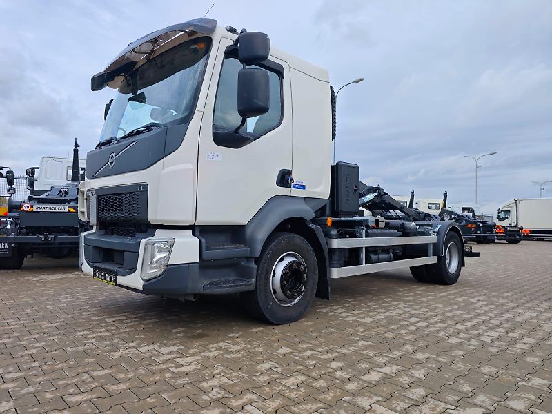 Volvo FL 14 t, nová 8t hákový nosič  - fotka 1 z 32