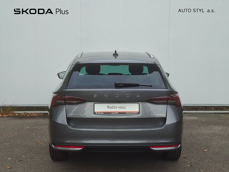 Škoda Octavia (2025) COMBI TOP SELECTION 1,5 TSI M- - fotka 8 z 22